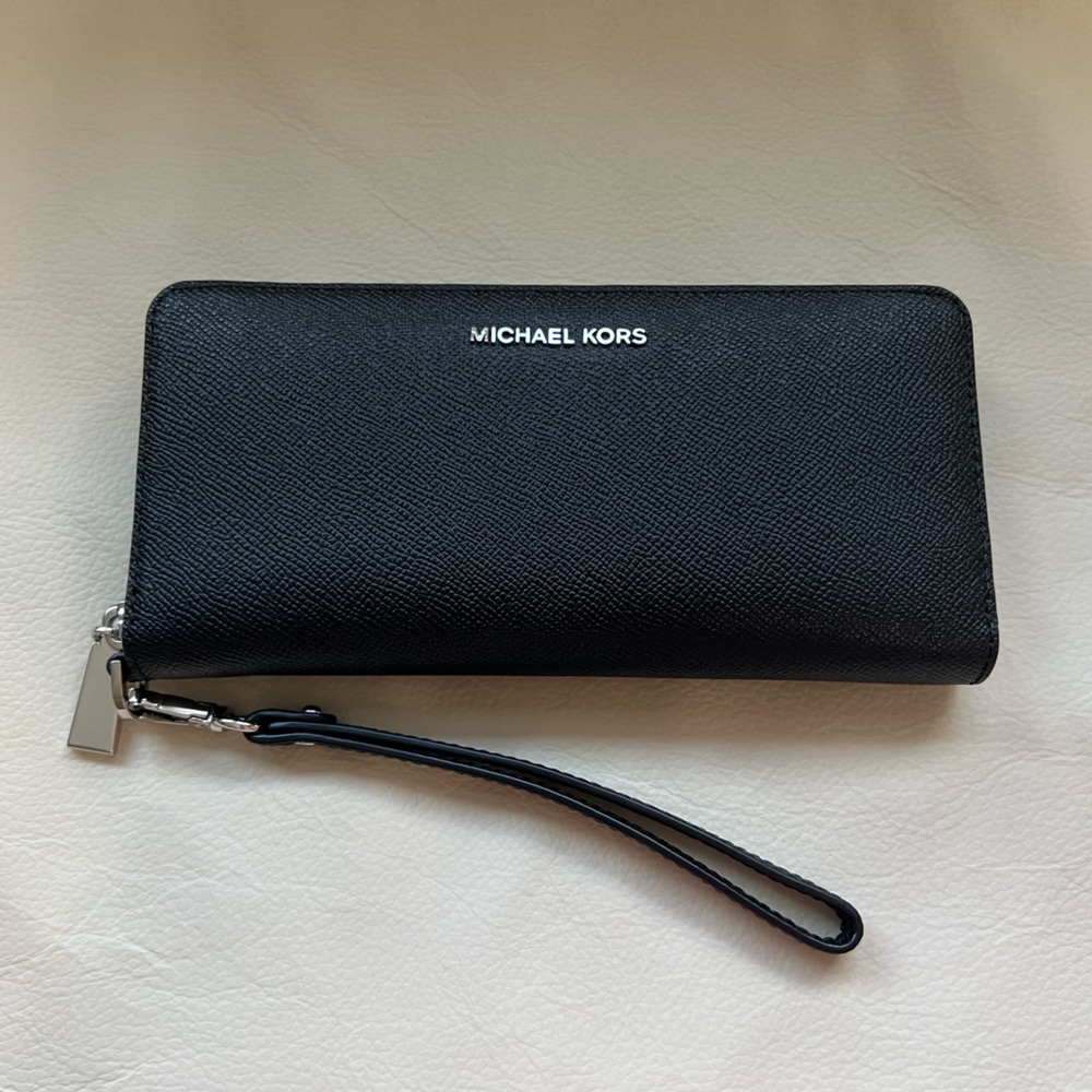Michael Kors jet set travel continental wristlet wallet